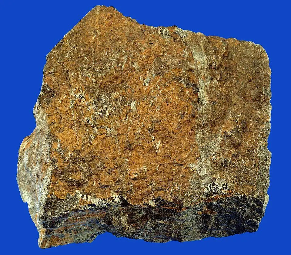 File:Chromite (GeoDIL number - 1396).jpg