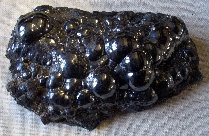 File:Pyrolusite botryoidal.jpg